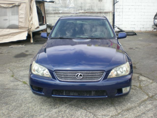 Lexus IS 300 2001 photo 11