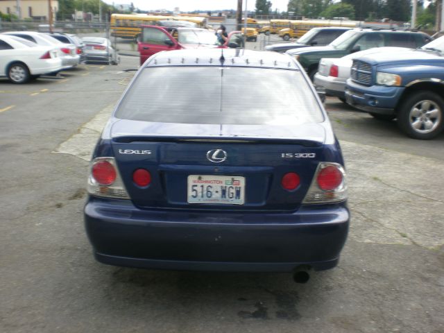 Lexus IS 300 2001 photo 12