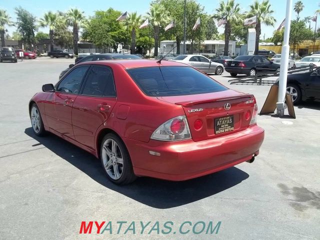 Lexus IS 300 Base Sedan