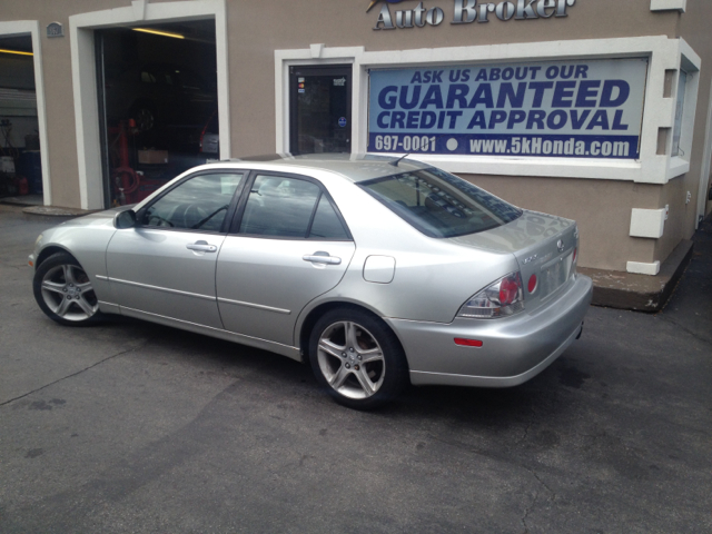 Lexus IS 300 2001 photo 4