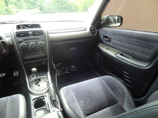 Lexus IS 300 2001 photo 10