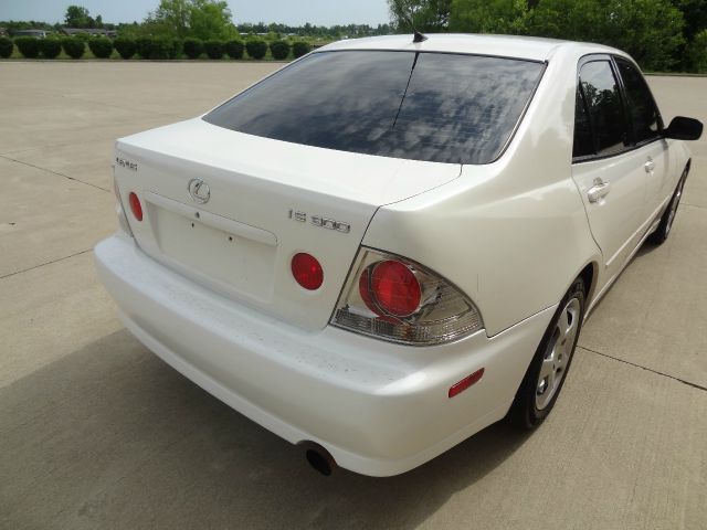 Lexus IS 300 2001 photo 15