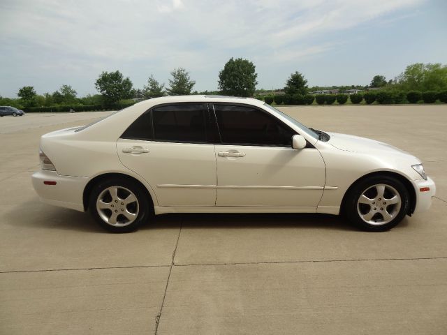 Lexus IS 300 2001 photo 17