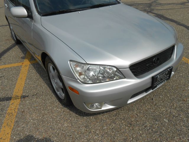 Lexus IS 300 2001 photo 1