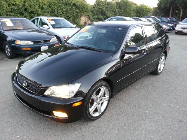 Lexus IS 300 2002 photo 2