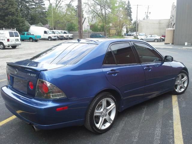 Lexus IS 300 2002 photo 4