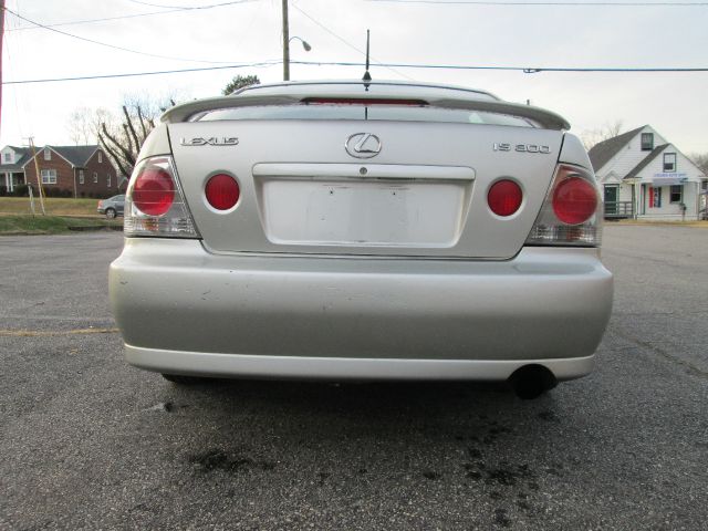 Lexus IS 300 2002 photo 1