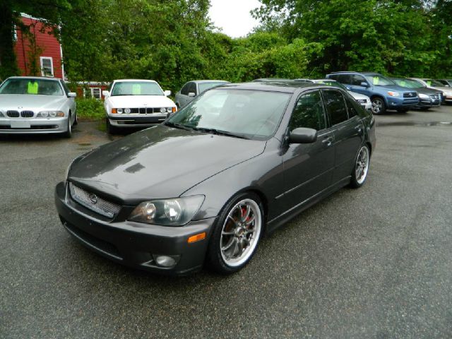 Lexus IS 300 2002 photo 1