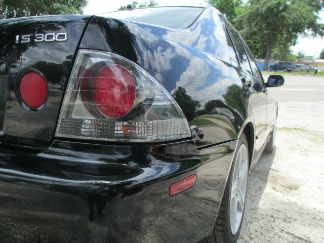 Lexus IS 300 2002 photo 12