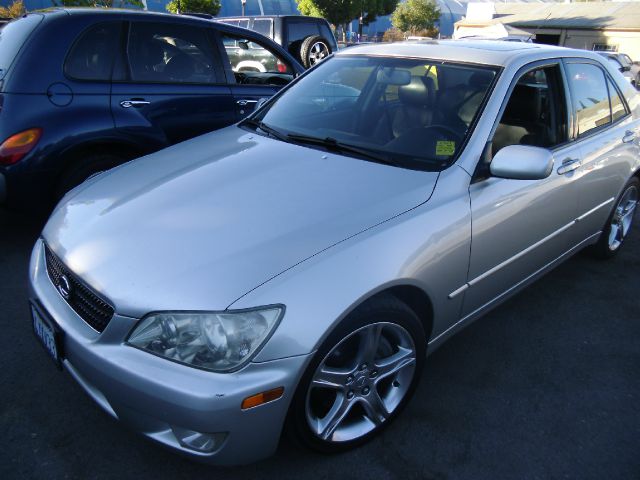 Lexus IS 300 2002 photo 3