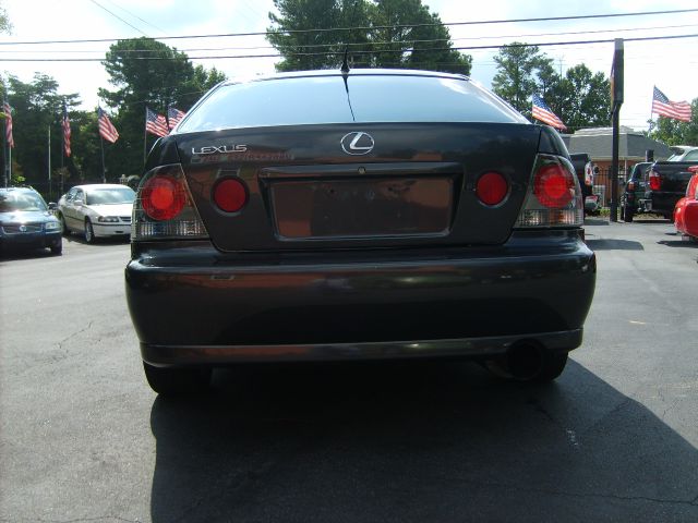 Lexus IS 300 323it Sedan