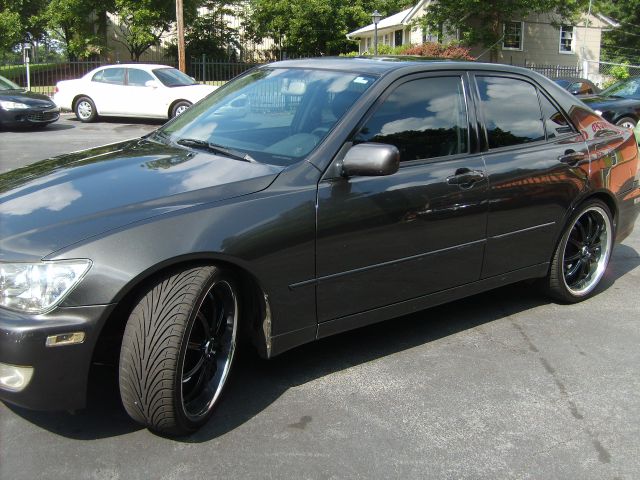 Lexus IS 300 2002 photo 3