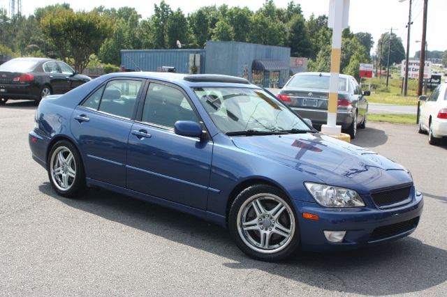 Lexus IS 300 2002 photo 1