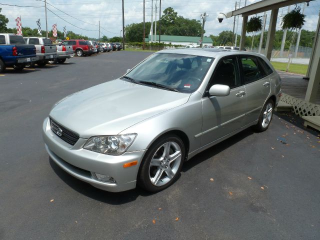 Lexus IS 300 Base Wagon