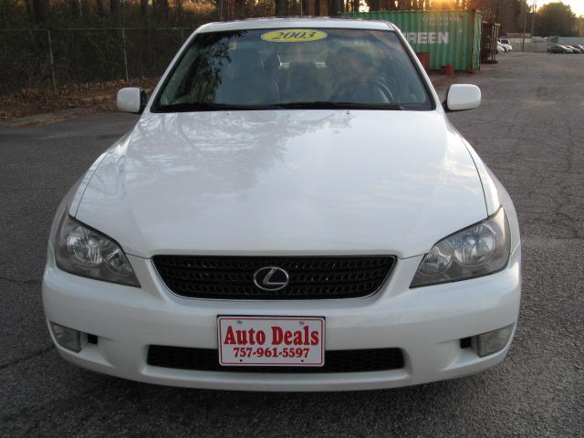 Lexus IS 300 2003 photo 4