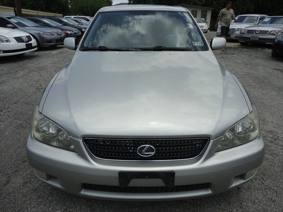 Lexus IS 300 323it Sedan