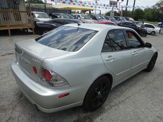 Lexus IS 300 2003 photo 1