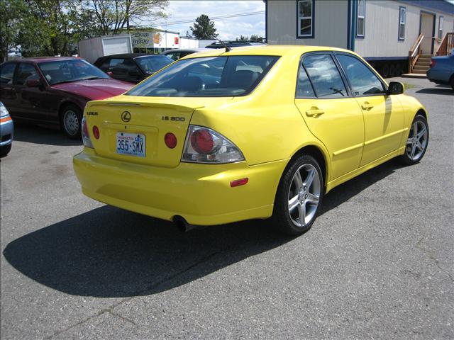 Lexus IS 300 2003 photo 1