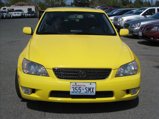 Lexus IS 300 2003 photo 2