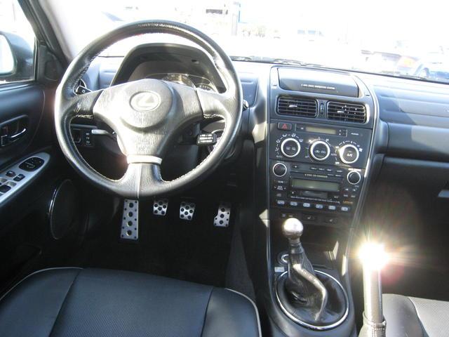 Lexus IS 300 2003 photo 3