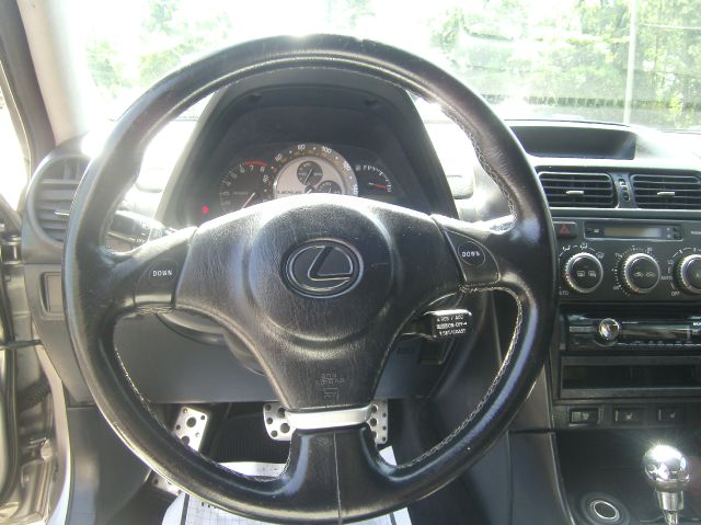 Lexus IS 300 2003 photo 15