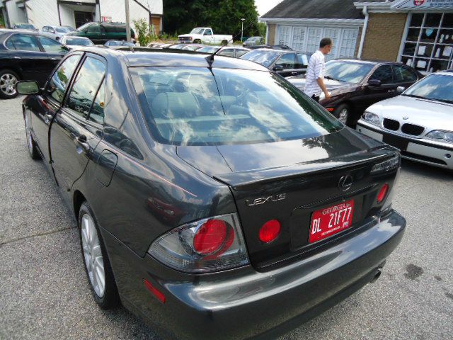 Lexus IS 300 2003 photo 4