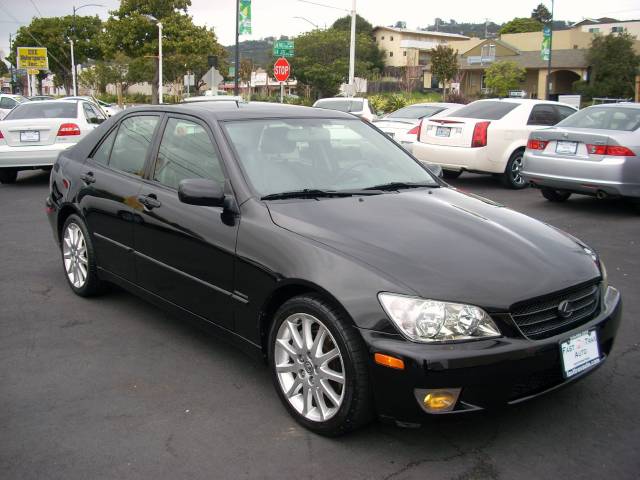 Lexus IS 300 2003 photo 3