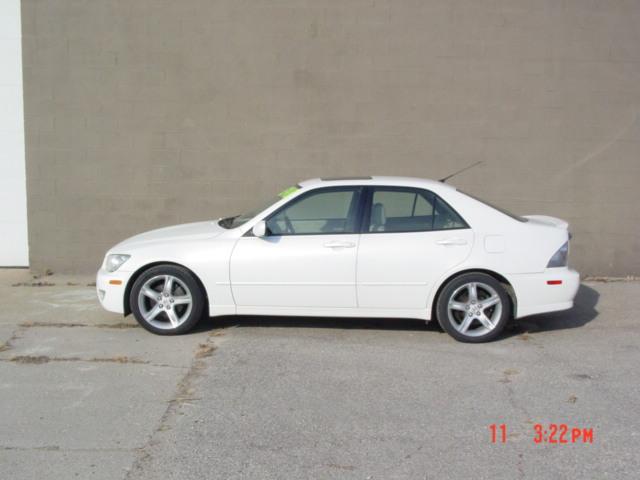 Lexus IS 300 Unknown Sedan