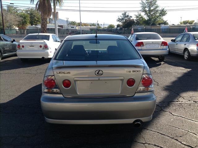 Lexus IS 300 2003 photo 1