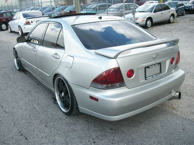 Lexus IS 300 2003 photo 11