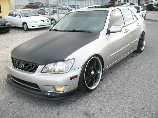 Lexus IS 300 2003 photo 12