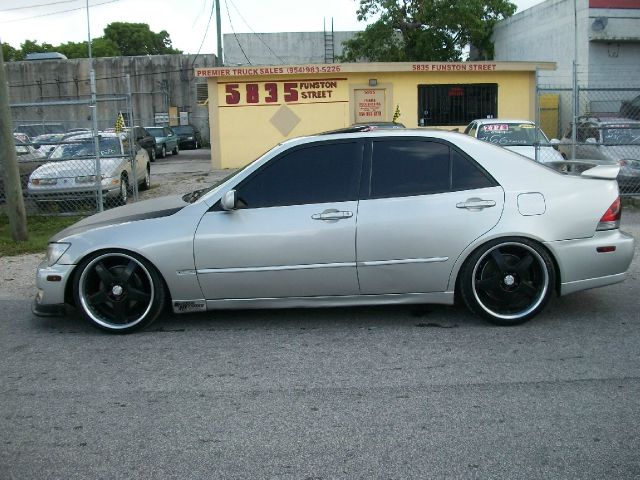 Lexus IS 300 2003 photo 5