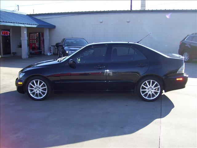 Lexus IS 300 Base Sedan