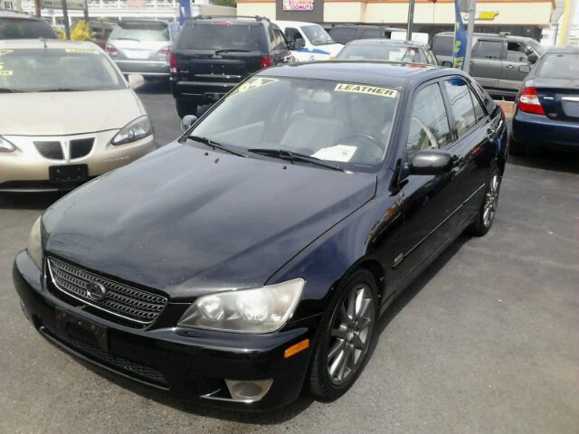 Lexus IS 300 2004 photo 1