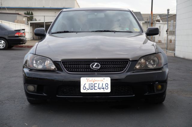 Lexus IS 300 2004 photo 4