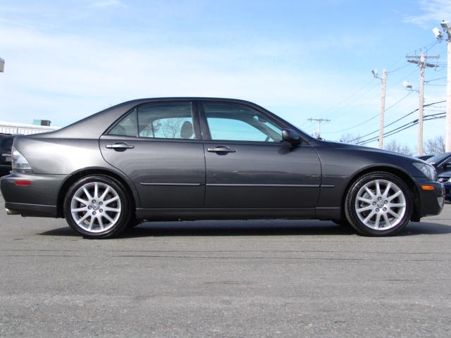 Lexus IS 300 2005 photo 3