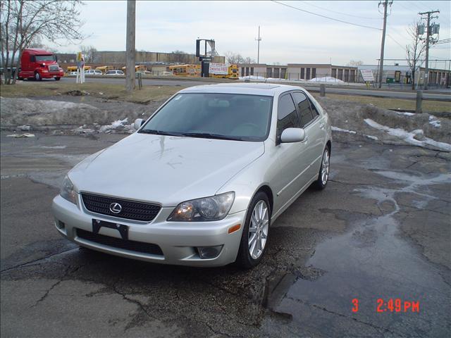 Lexus IS 300 4WD Reg 126.8 5.7L V8 Sedan