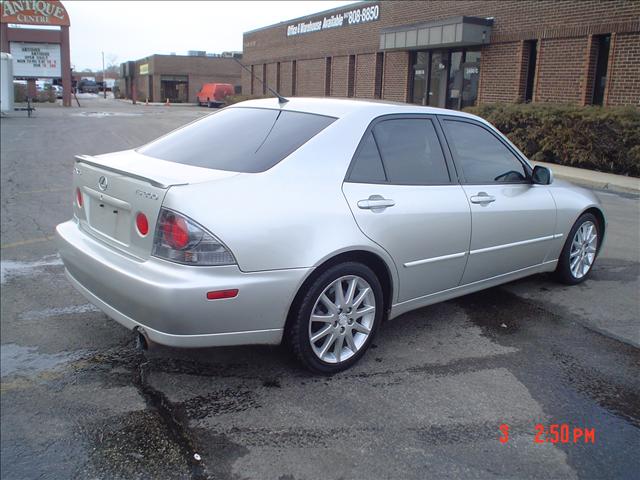 Lexus IS 300 2005 photo 3