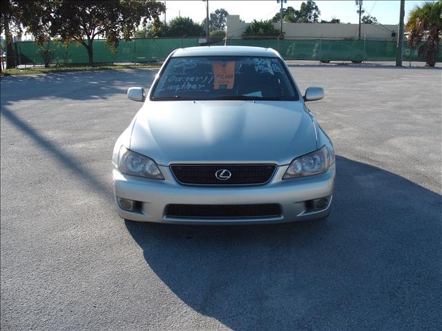 Lexus IS 300 GSX Sedan