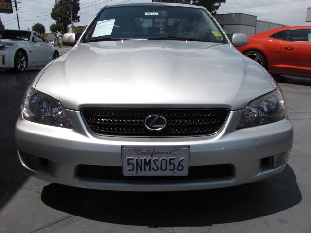 Lexus IS 300 2005 photo 1