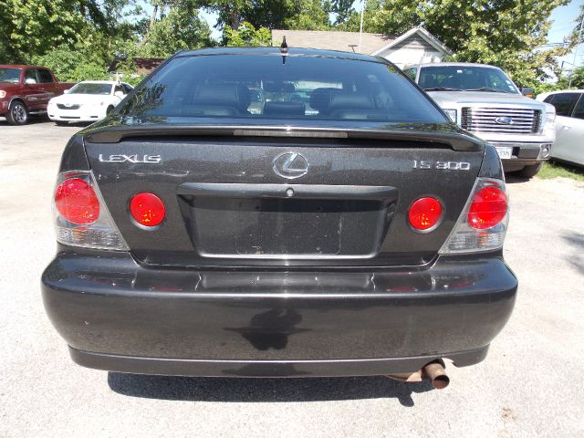 Lexus IS 300 2005 photo 18