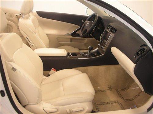 Lexus IS 350C 2010 photo 4