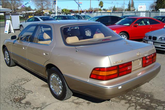 Lexus LS 400 1992 photo 3