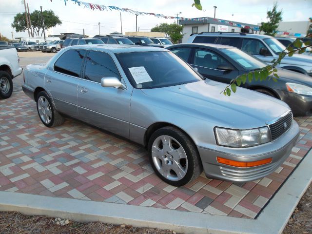 Lexus LS 400 1992 photo 3