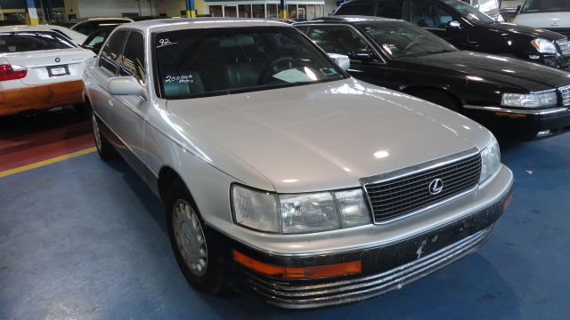 Lexus LS 400 1992 photo 13