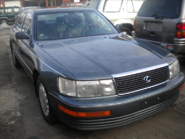 Lexus LS 400 Limited Trail Rated Sedan