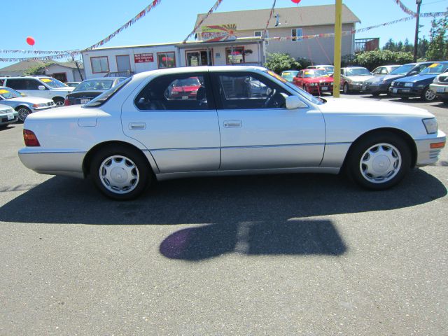 Lexus LS 400 1993 photo 3