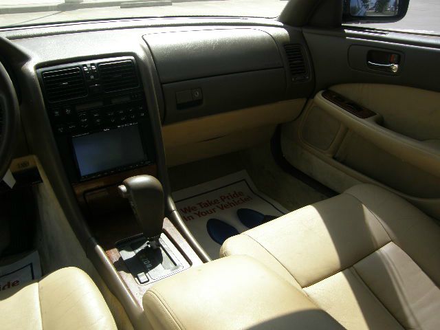 Lexus LS 400 1993 photo 15