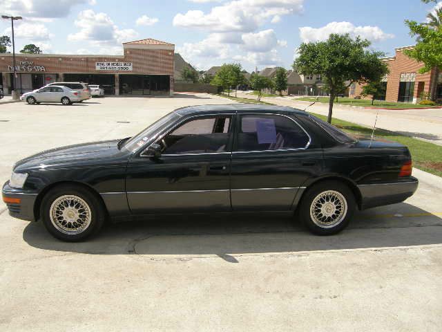 Lexus LS 400 1993 photo 22