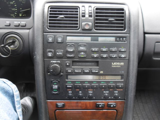 Lexus LS 400 1993 photo 15